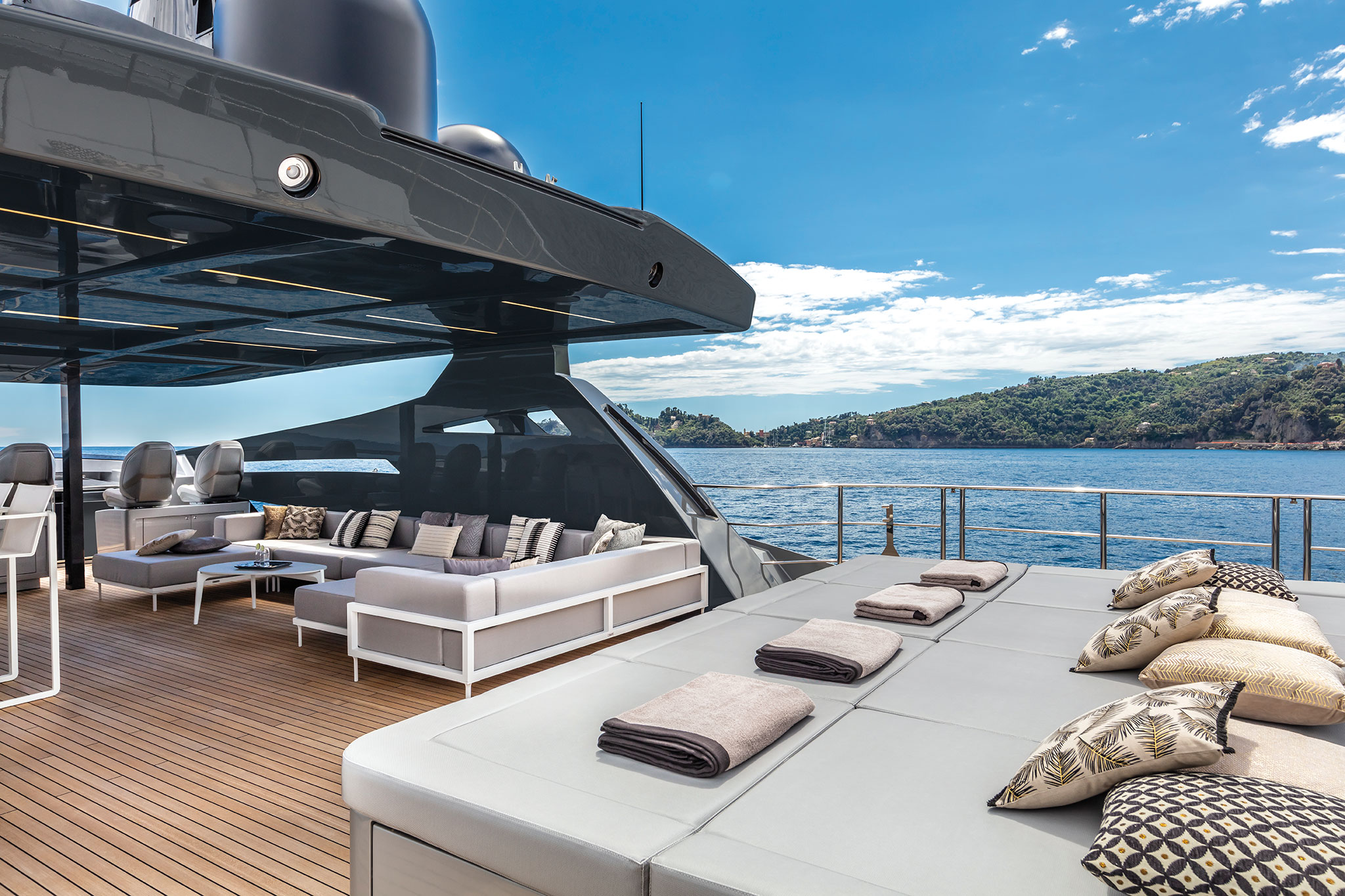 Pershing-140-sundeck-yachts-france-172